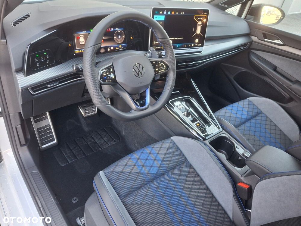 Volkswagen Golf - 10