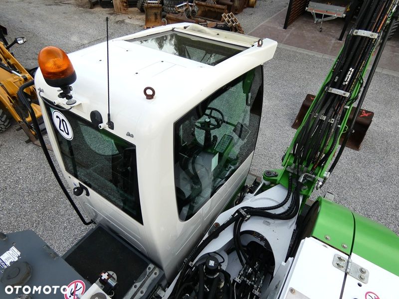 Liebherr A910 Compact / Z Niemiec / Super Stan / BEZ DPF / 2 Łyżki / - 23