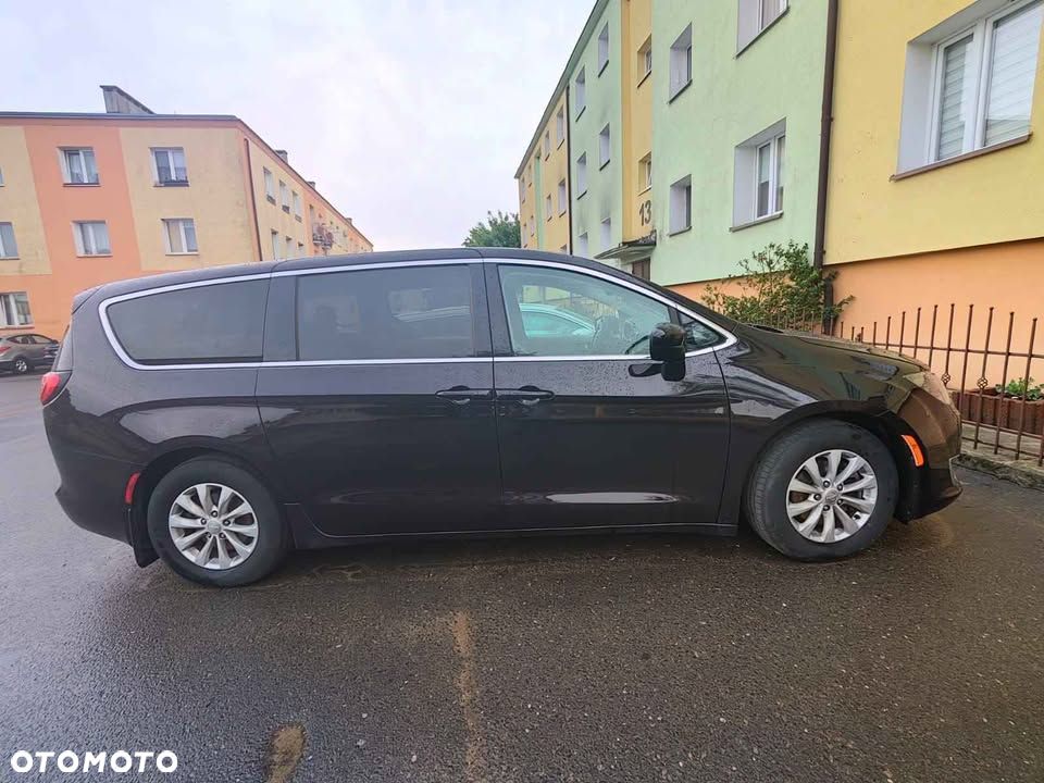 Chrysler Pacifica - 6