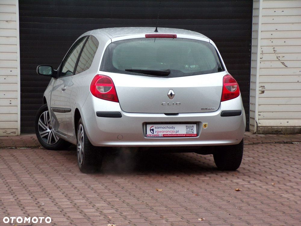 Renault Clio - 14