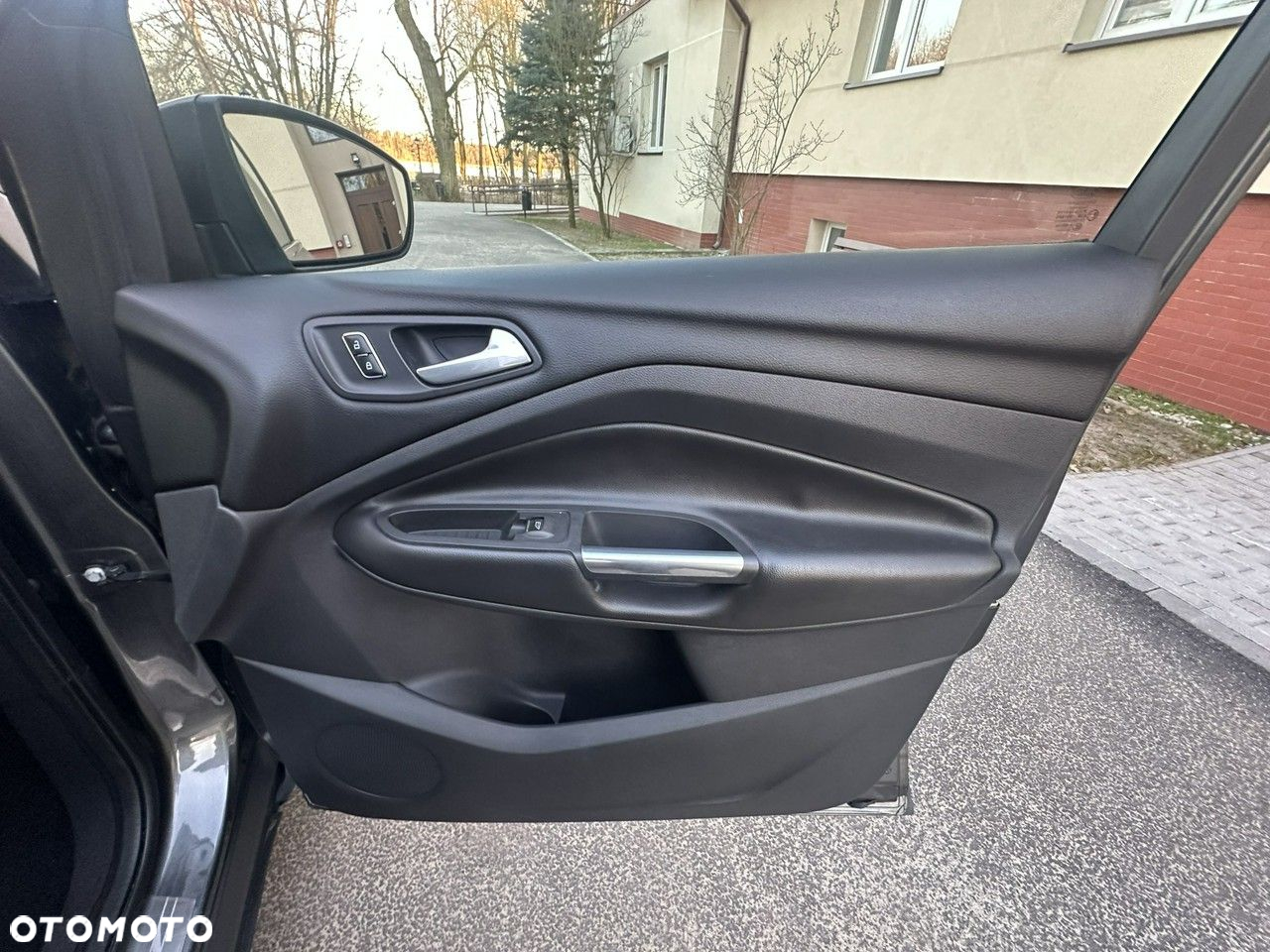 Ford Kuga - 31