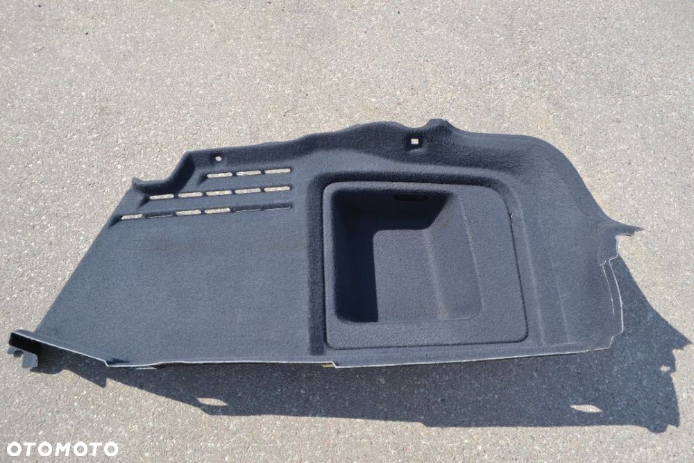 AUDI A6 C6 SEDAN TAPICERKA BOCZEK BAGAŻNIKA PRAWY 4F5863888A - 1