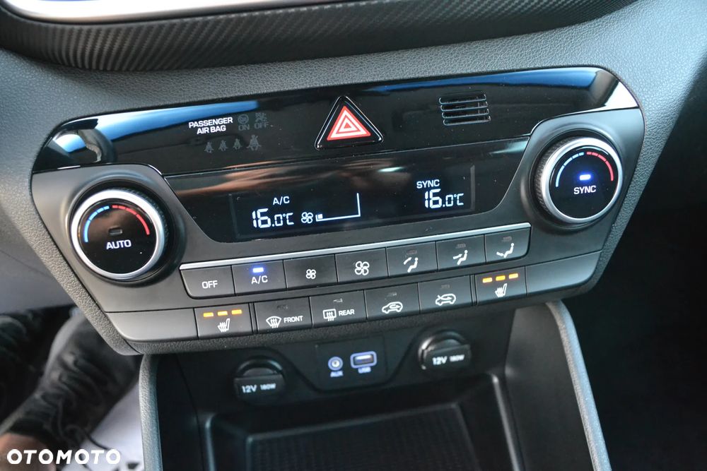 Hyundai Tucson blue 1.6 GDi 2WD Navi - 19