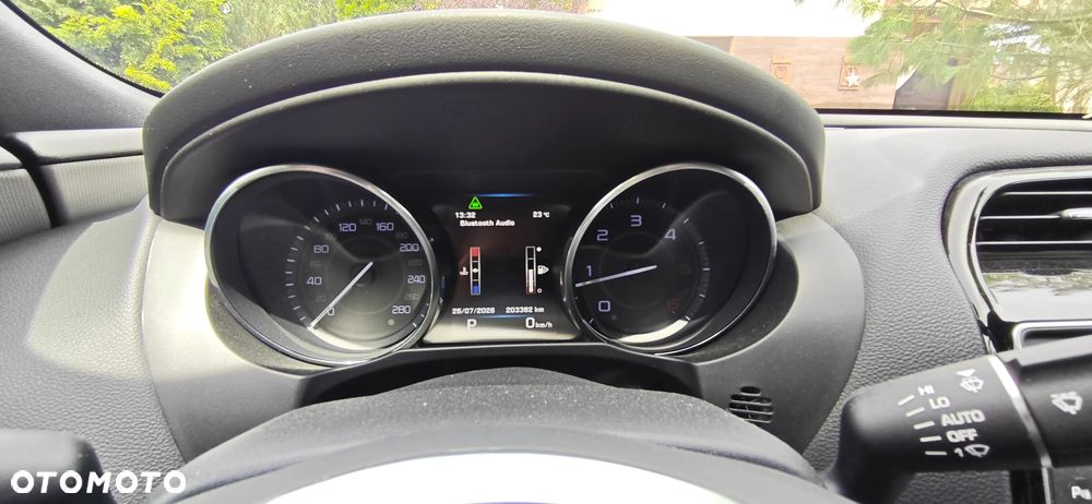 Jaguar XE 2.0 D R-Sport - 9