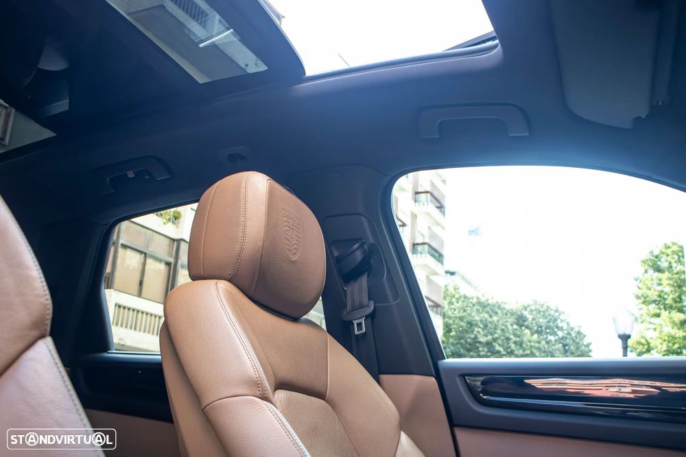 Porsche Cayenne - 19