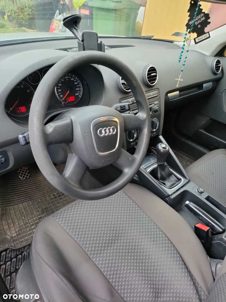 Audi A3 Sportback 1.6 Ambition - 4