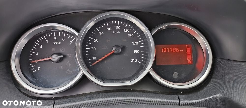 Dacia Duster 1.6 SCe Laureate S&S - 8