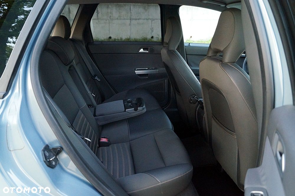 Volvo V50 D5 Momentum - 27