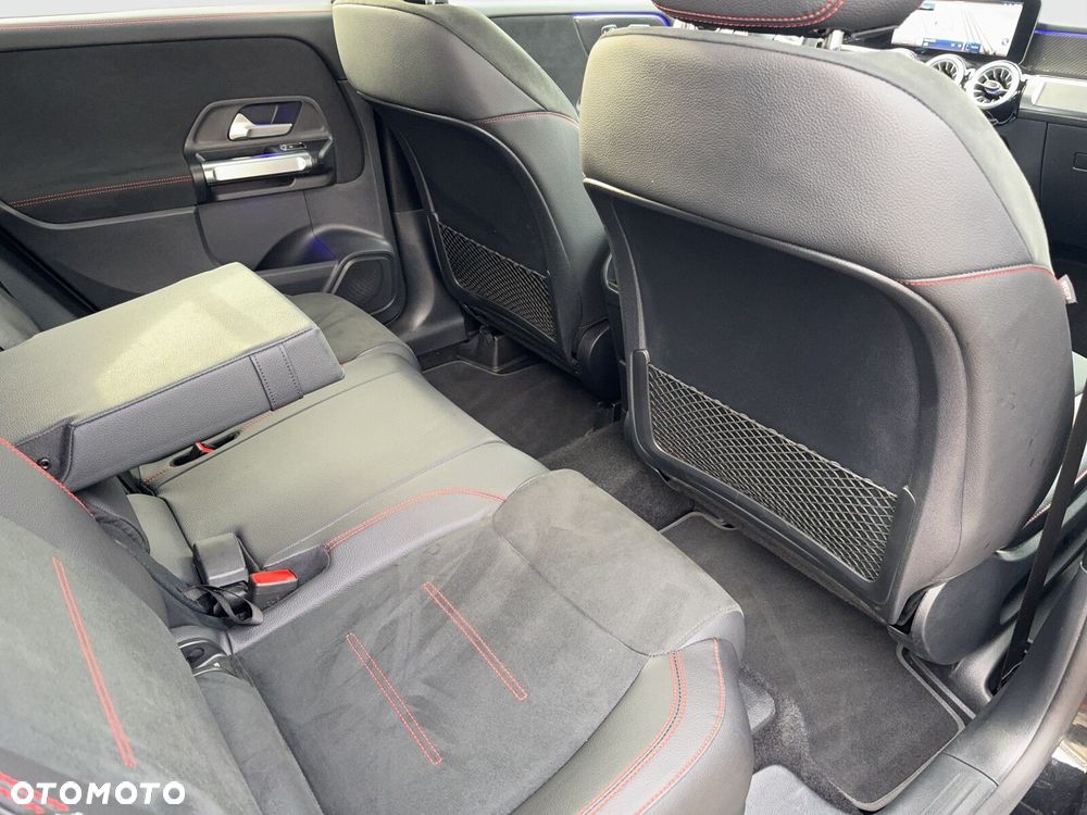 Mercedes-Benz GLB 200 AMG Line 7G-DCT - 21