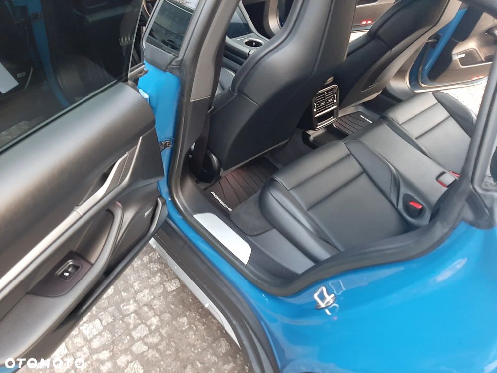 Porsche Taycan 4S - 22