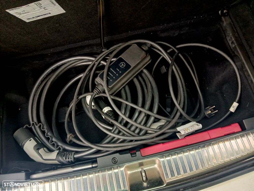 Mercedes-Benz E 300 Bluetec Hybrid Avantgarde - 25