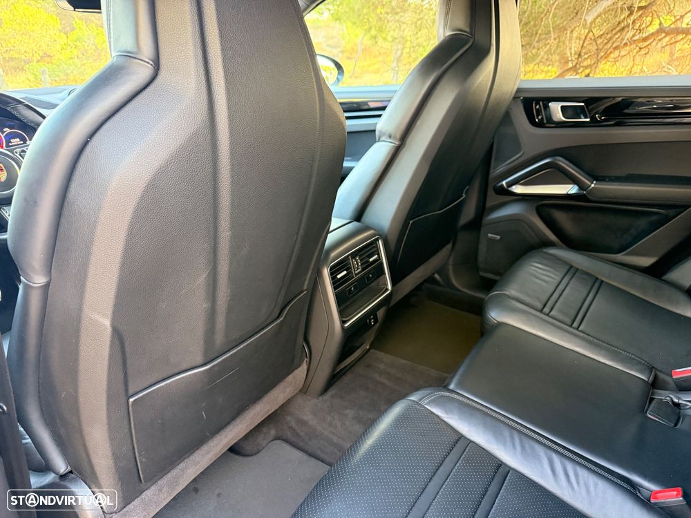 Porsche Cayenne Coupé Turbo S E-Hybrid Tiptronic S - 18