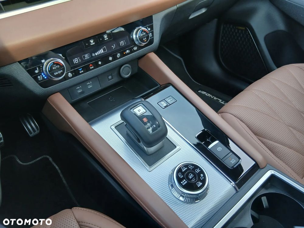 Mitsubishi Outlander Instyle Plus - 18