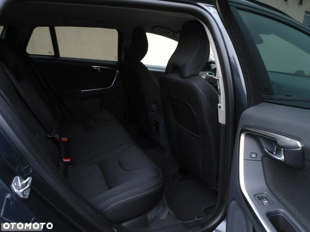 Volvo V60 D2 Momentum - 22