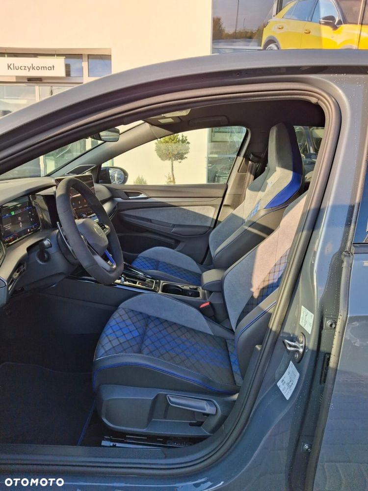 Volkswagen Golf - 12