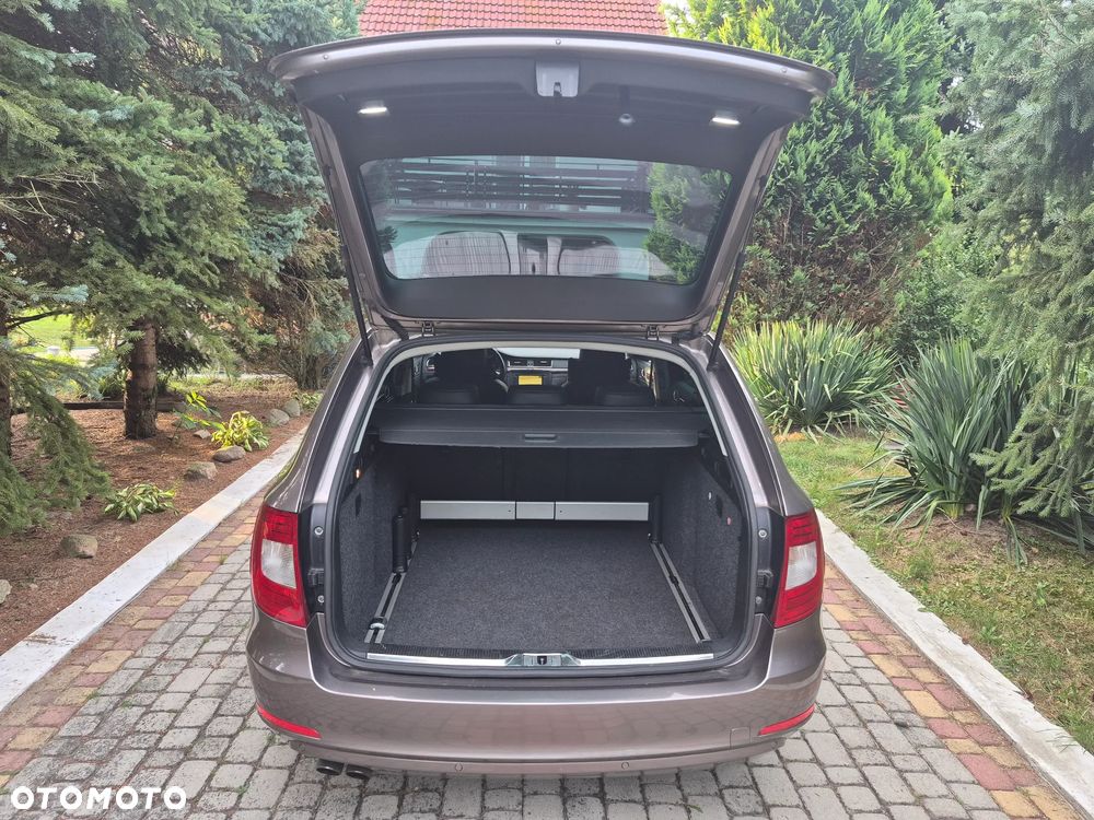 Skoda Superb 2.0 TDI Elegance DSG - 8
