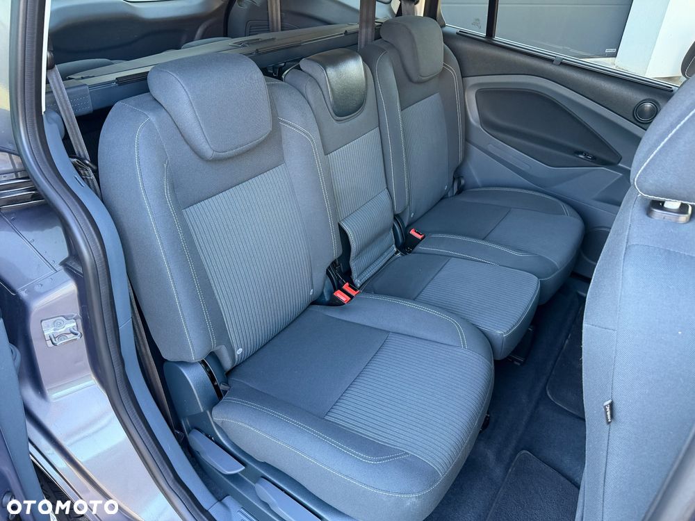 Ford Grand C-MAX - 19