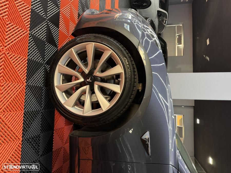 Tesla Model 3 Standard Range Plus RWD — fotografia 20