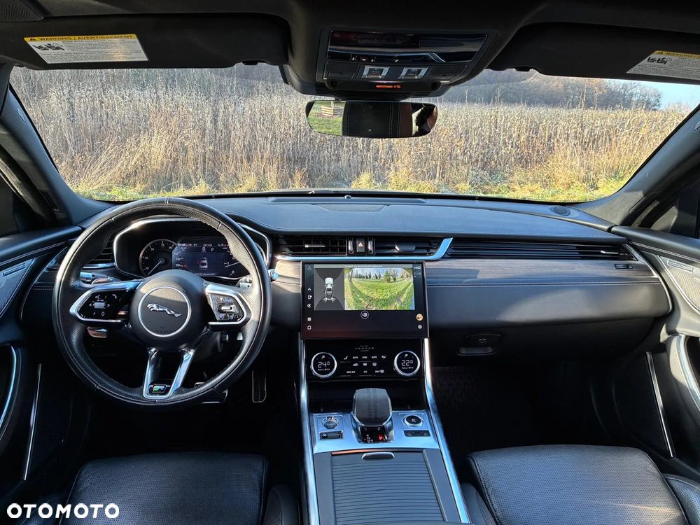 Jaguar XF P300 AWD R-Dynamic SE - 28
