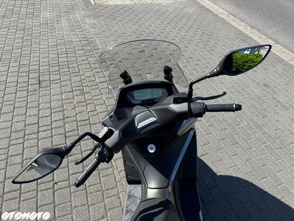 Kymco Skytown - 4