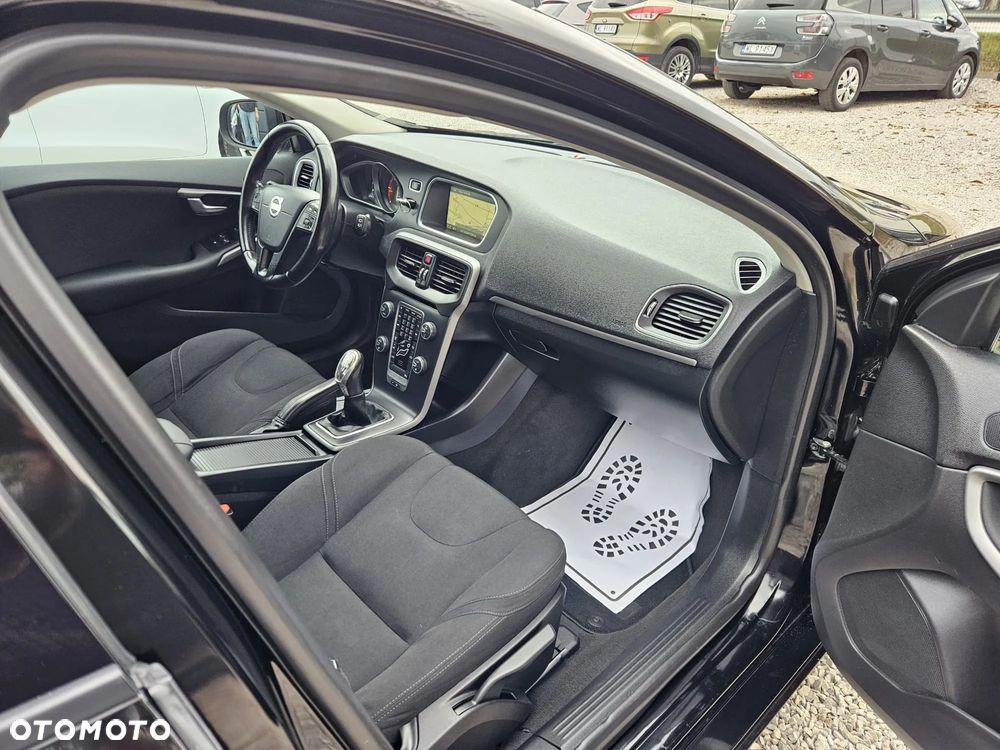 Volvo V40 D3 Momentum - 27