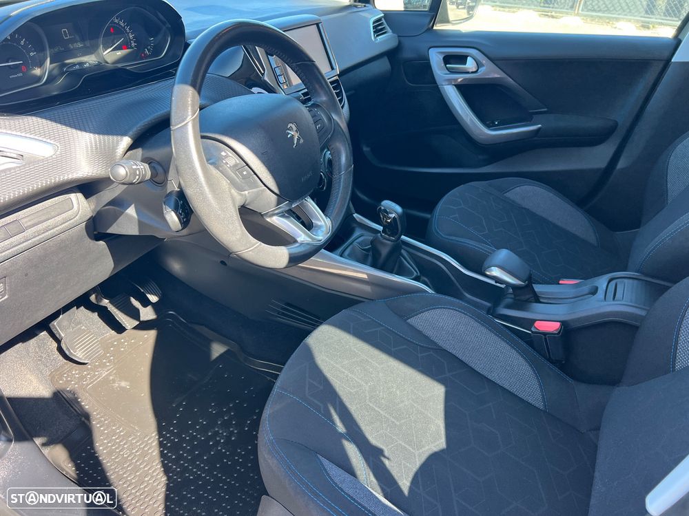 Peugeot 2008 1.2 PureTech Style - 5