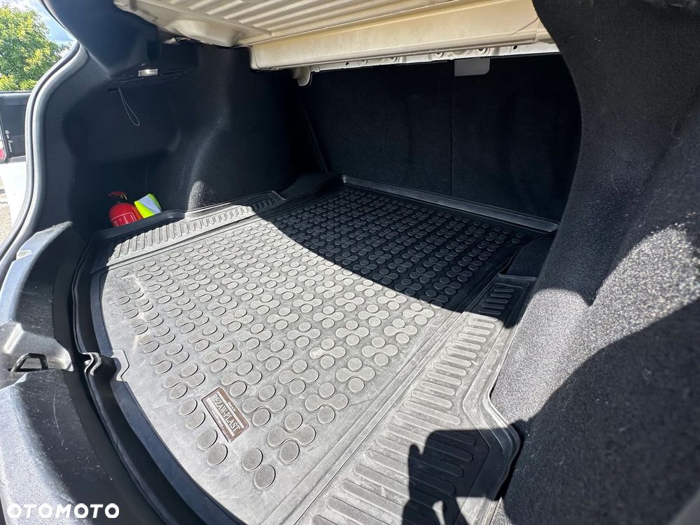 Tesla Model 3 - 24