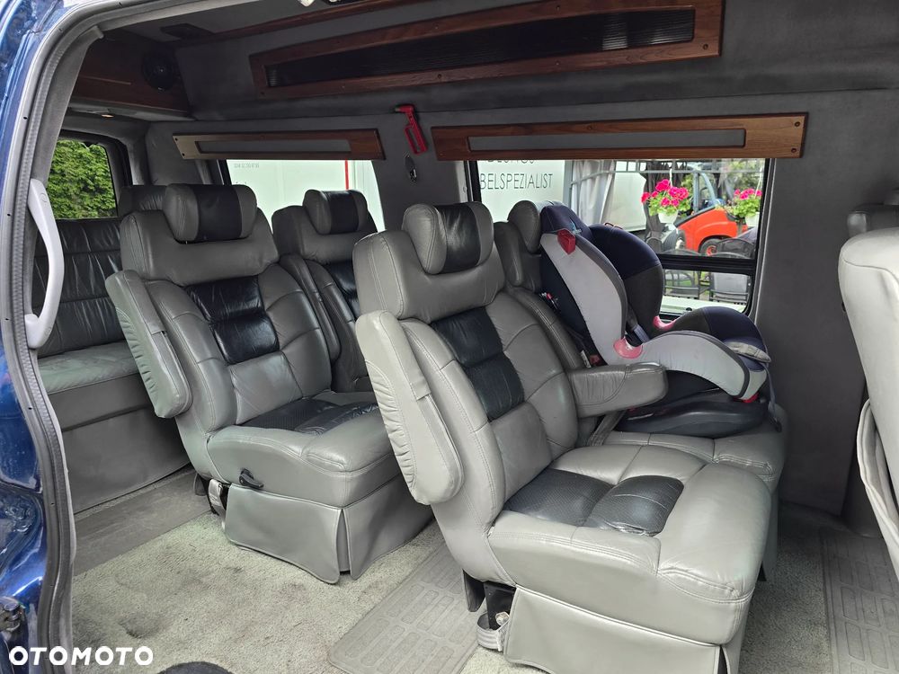 Chevrolet Express - 13