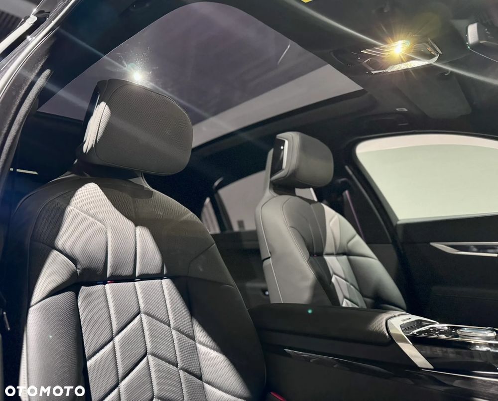 BMW Seria 7 - 8