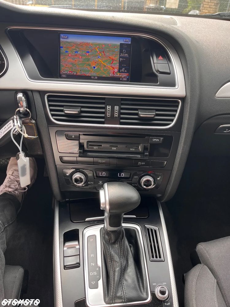 Audi A4 Avant - 16