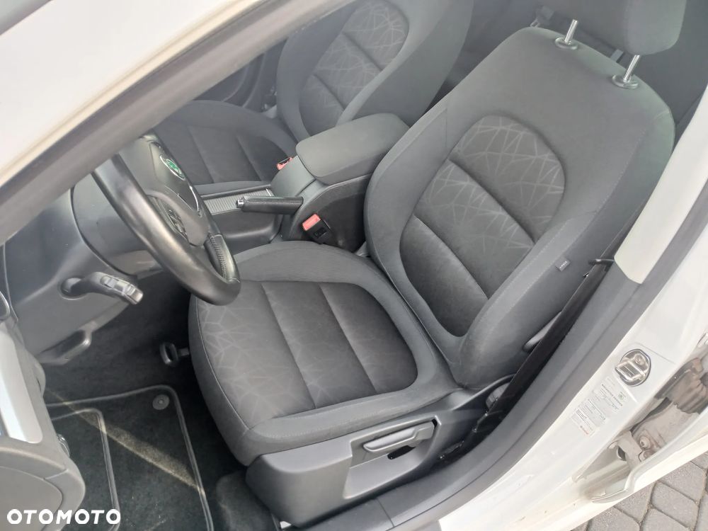 Skoda Superb 2.0 TDI DPF Elegance - 15