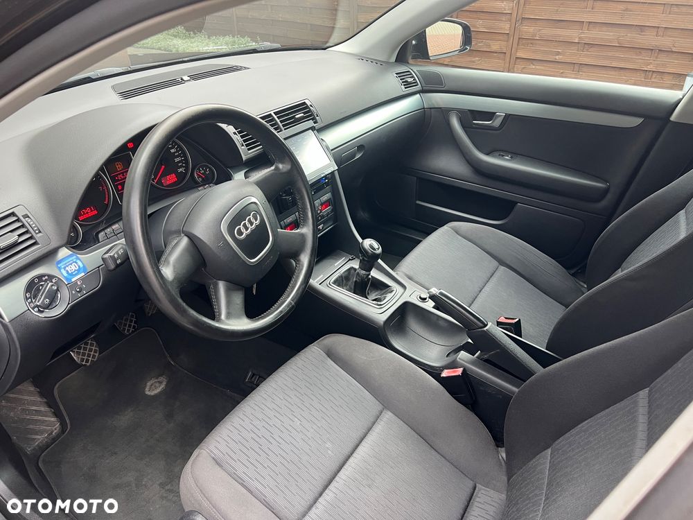 Audi A4 Limousine 2 - 6