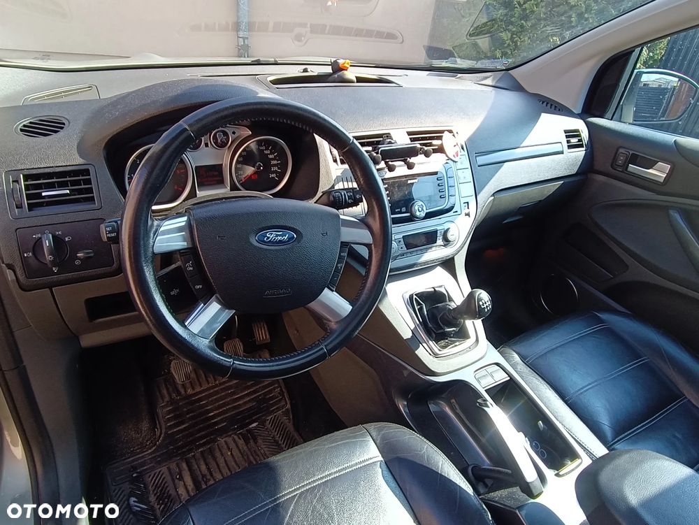 Ford Kuga 2.0 TDCi Titanium - 6