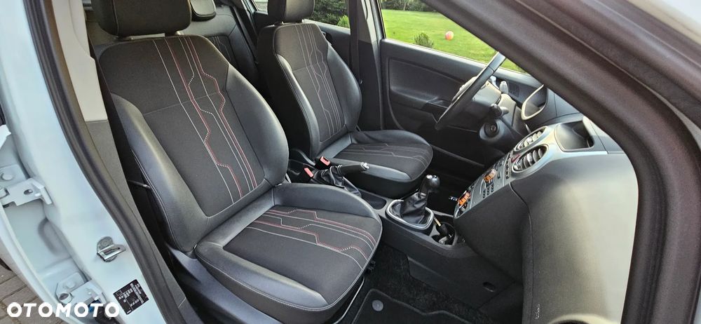 Opel Corsa 1.4 16V 150 Jahre - 6