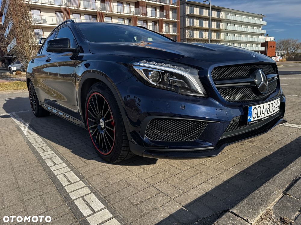 Mercedes-Benz GLA - 1