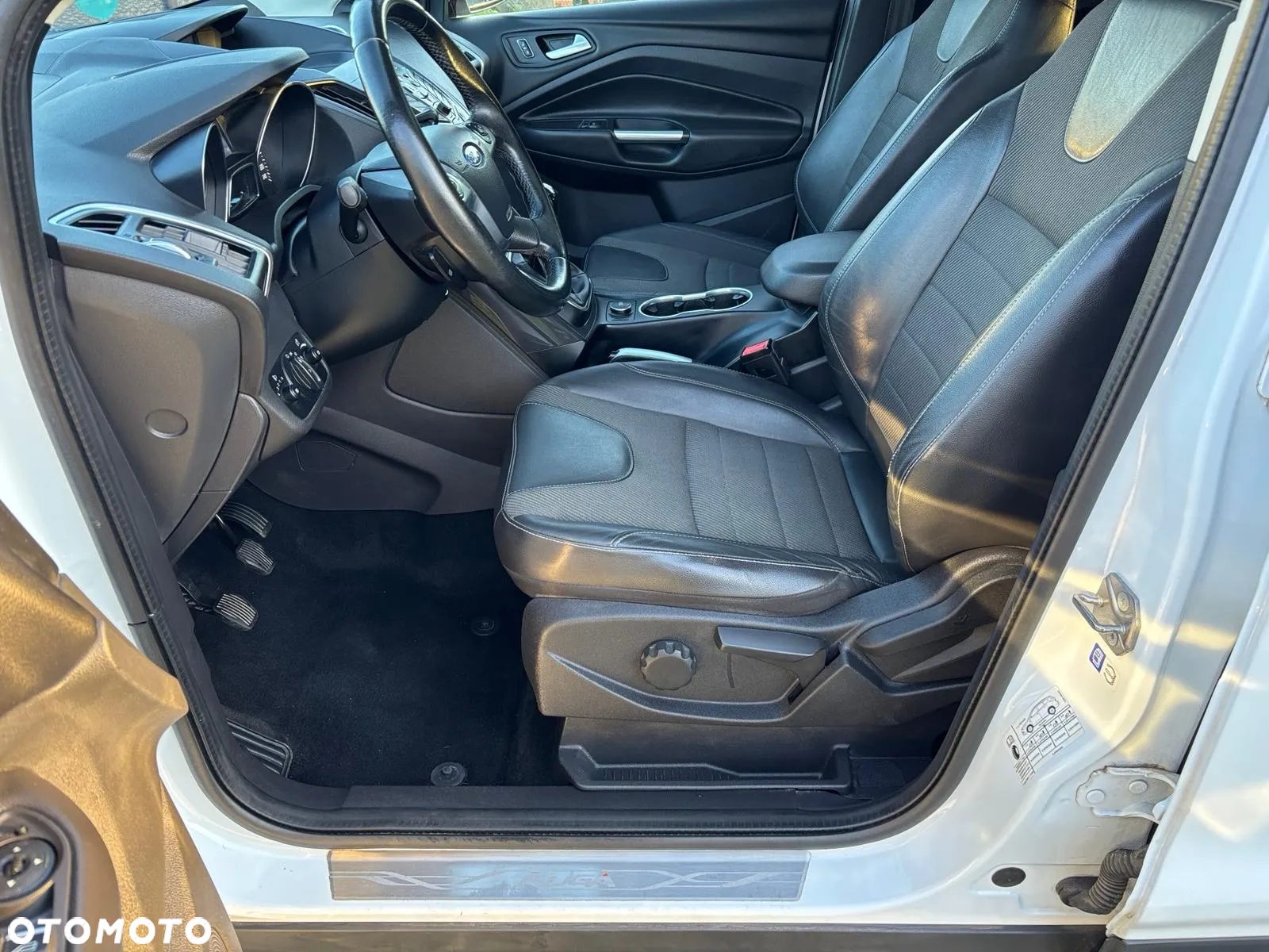 Ford Kuga 1.5 EcoBoost 2x4 SYNC - 22