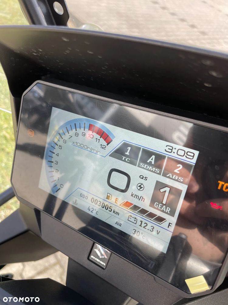 Suzuki DL - 8