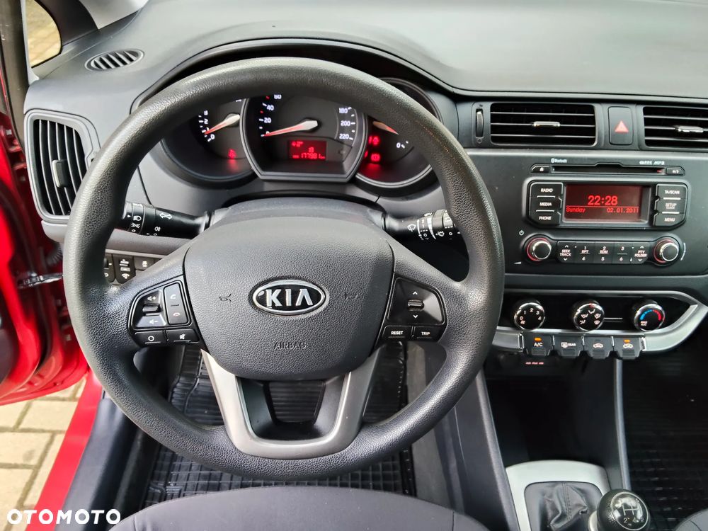 Kia Rio 1.2 Attract - 29