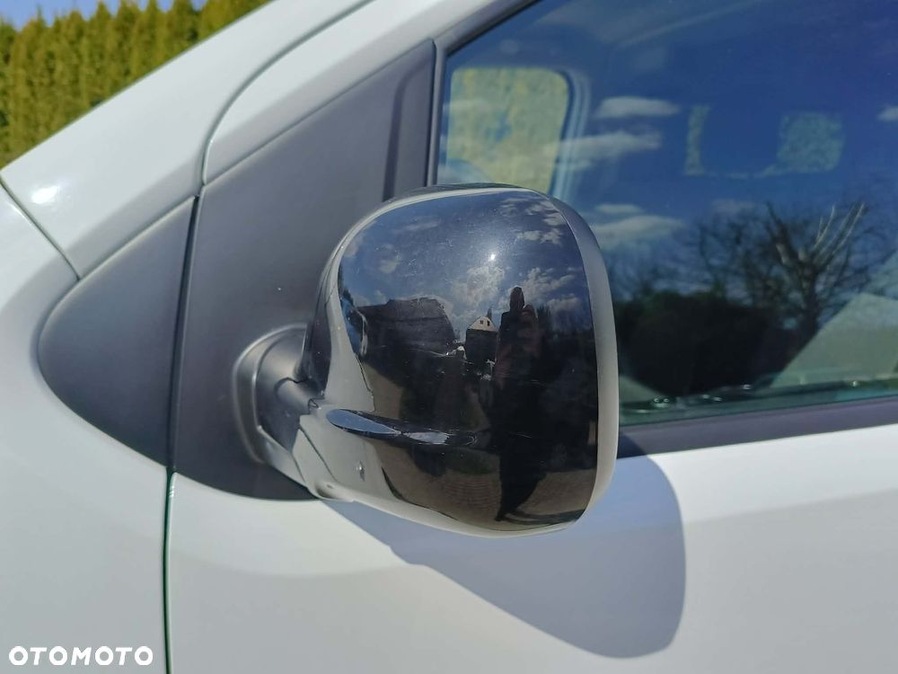 Opel Vivaro - 18