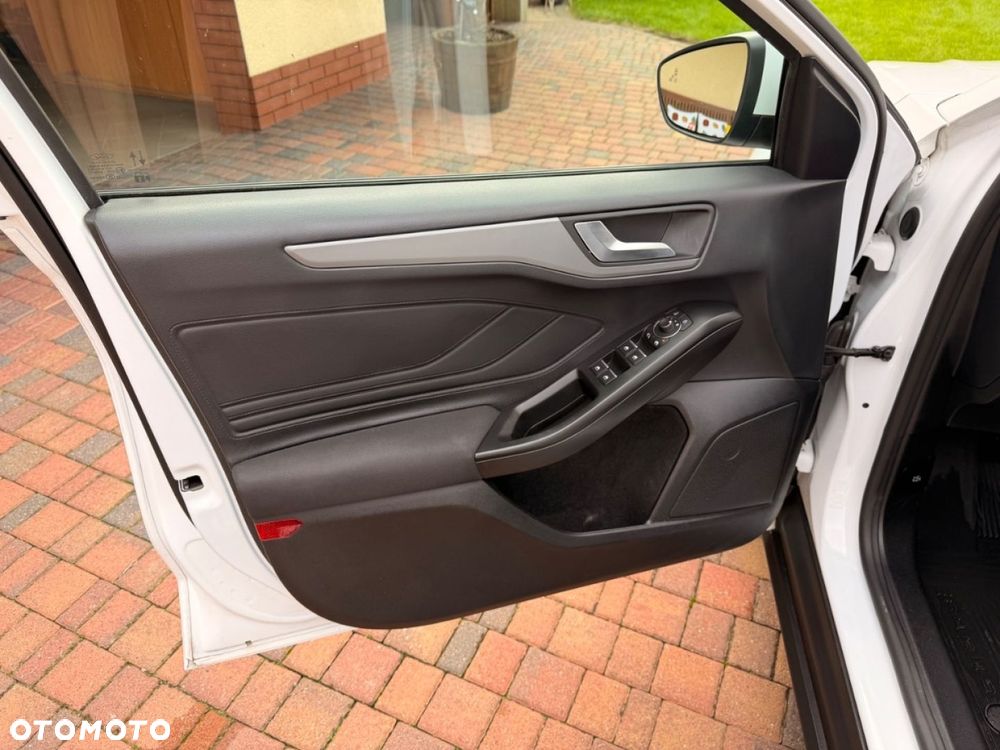Ford Focus - 25