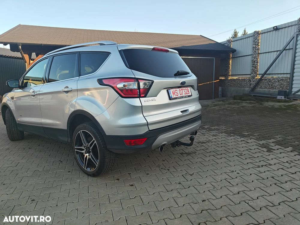 Ford Kuga 1.5 EcoBoost 4WD Titanium - 4
