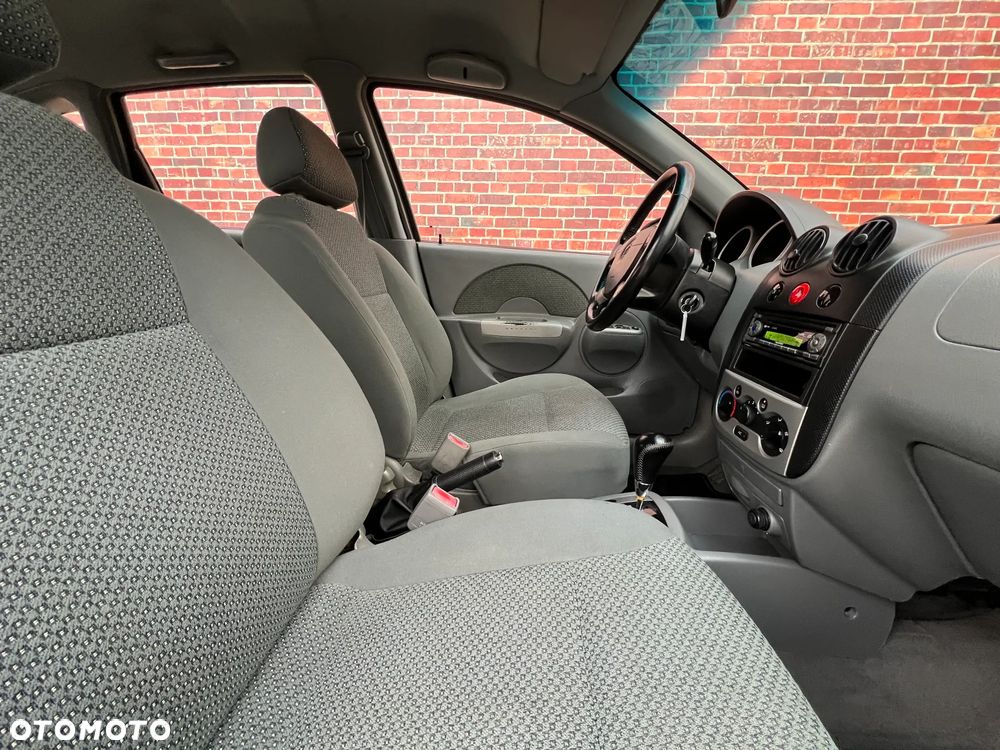 Chevrolet Aveo - 14