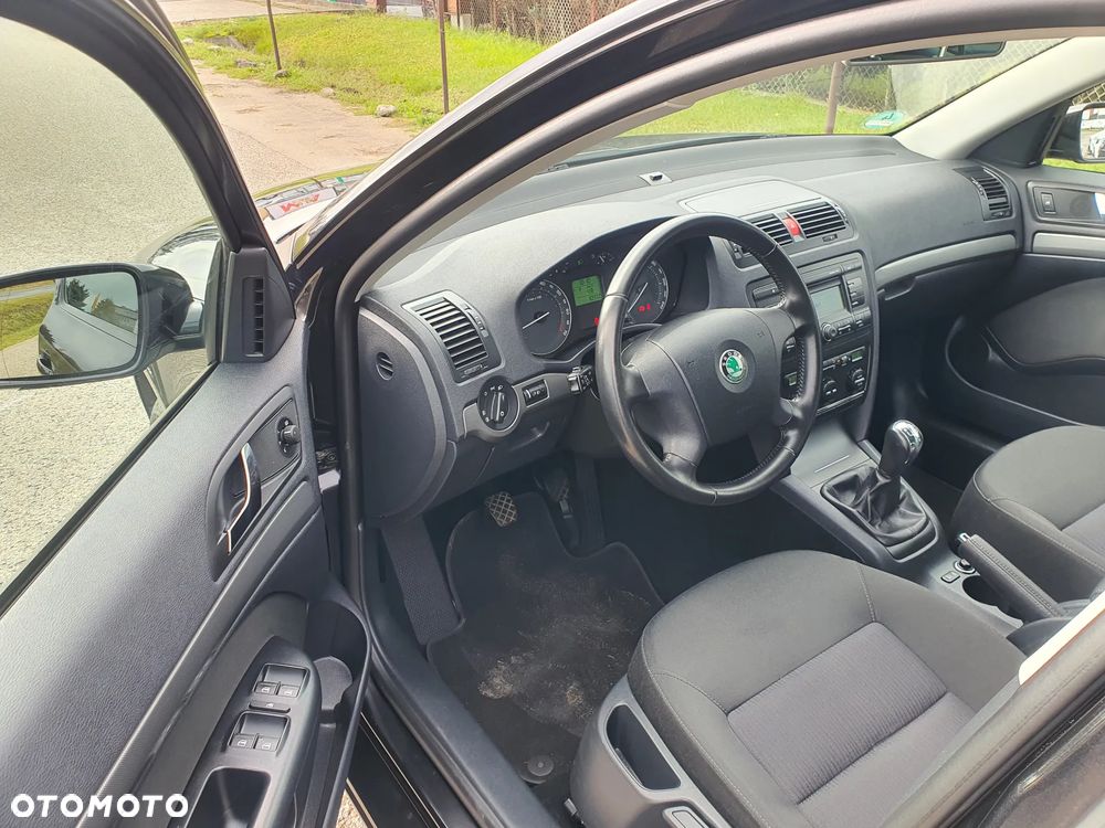 Skoda Octavia 1.6 Ambition - 10