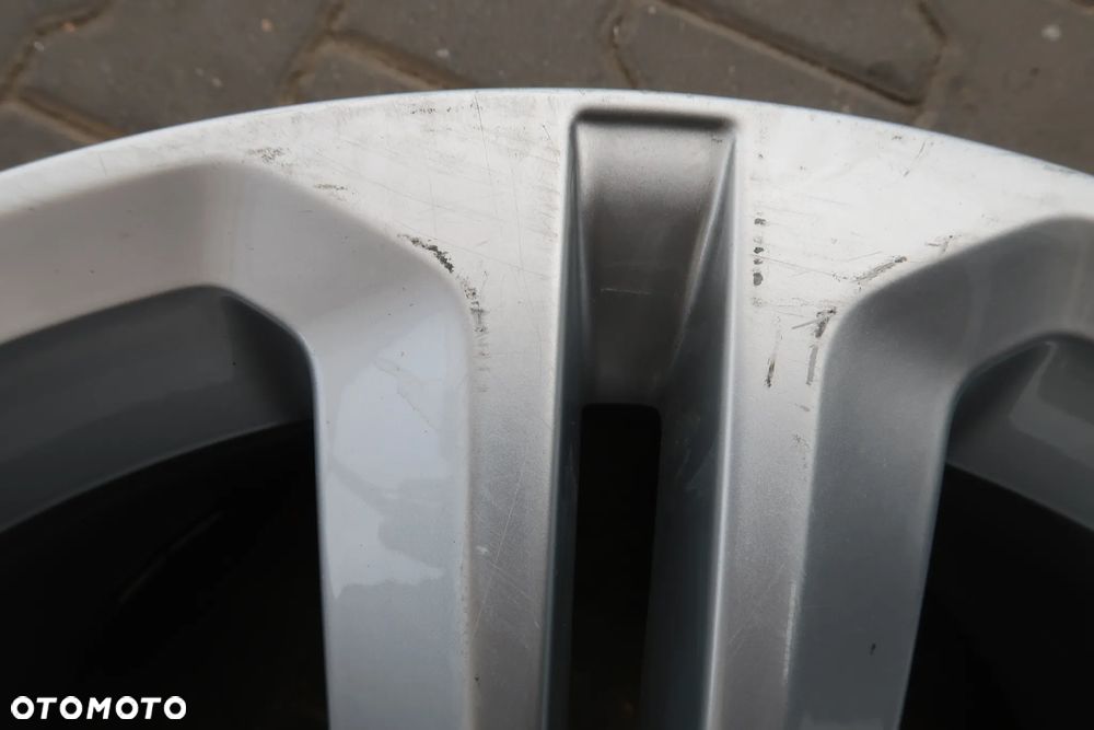 005 Felga VW Tiguan 5N0601025T 9x19et33 - 3