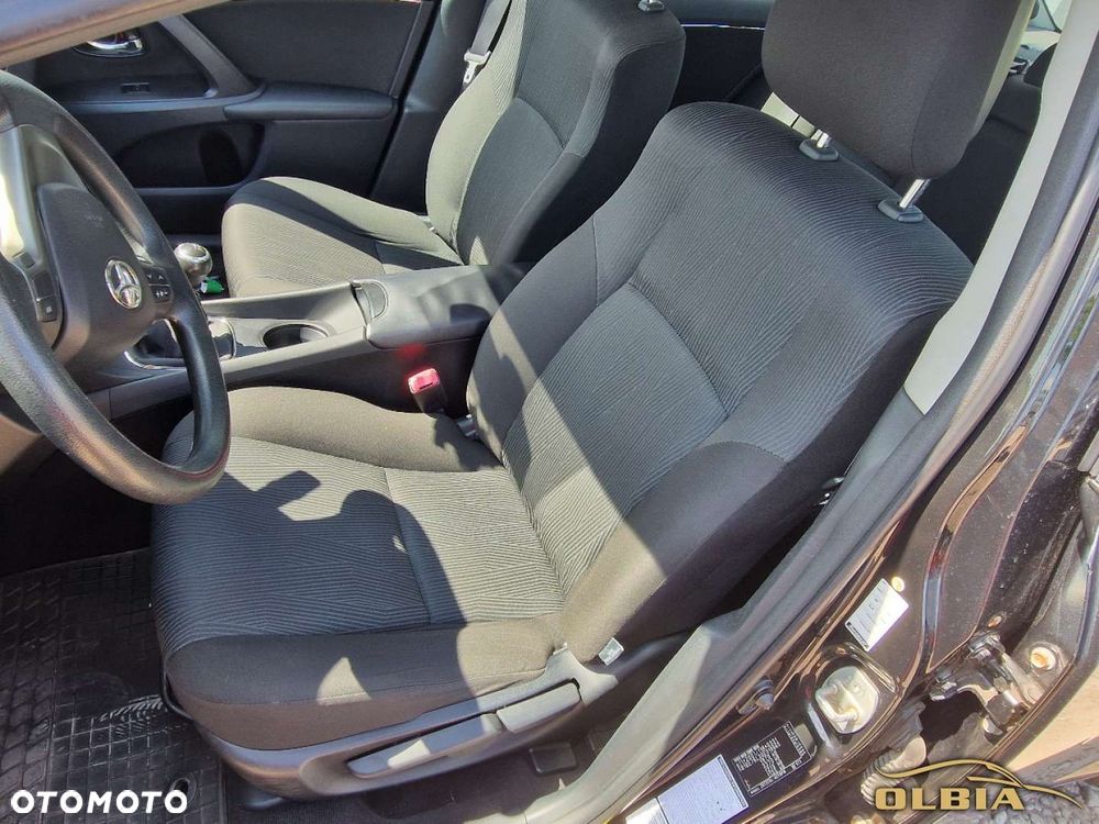 Toyota Avensis - 19