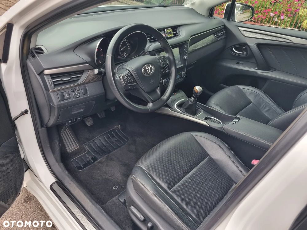 Toyota Avensis - 10