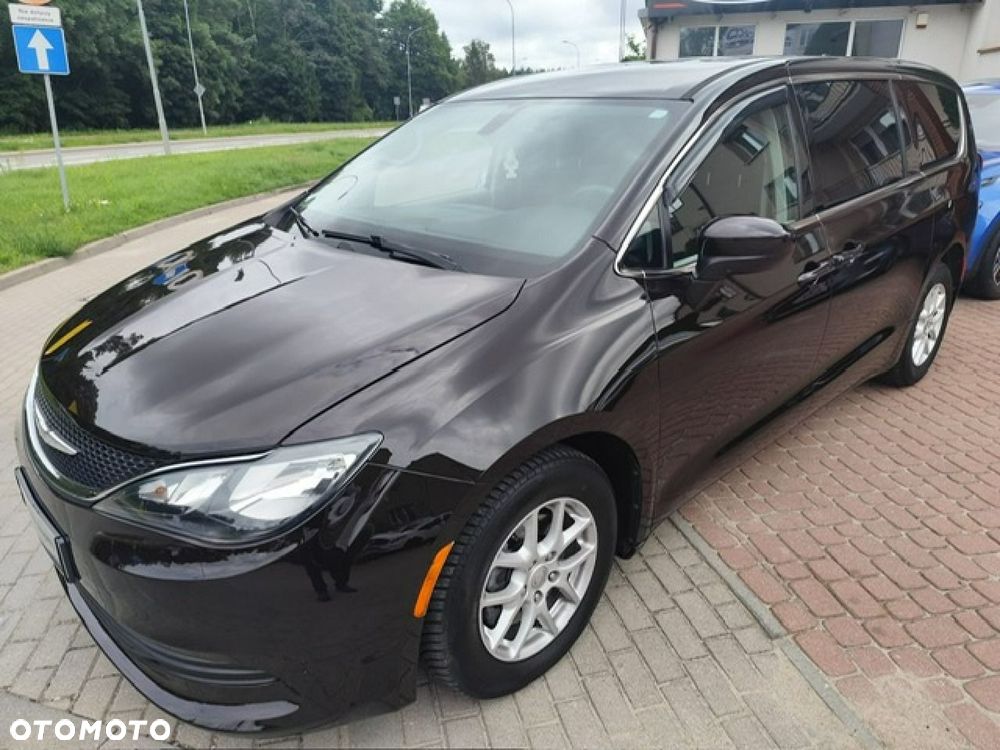 Chrysler Pacifica - 11