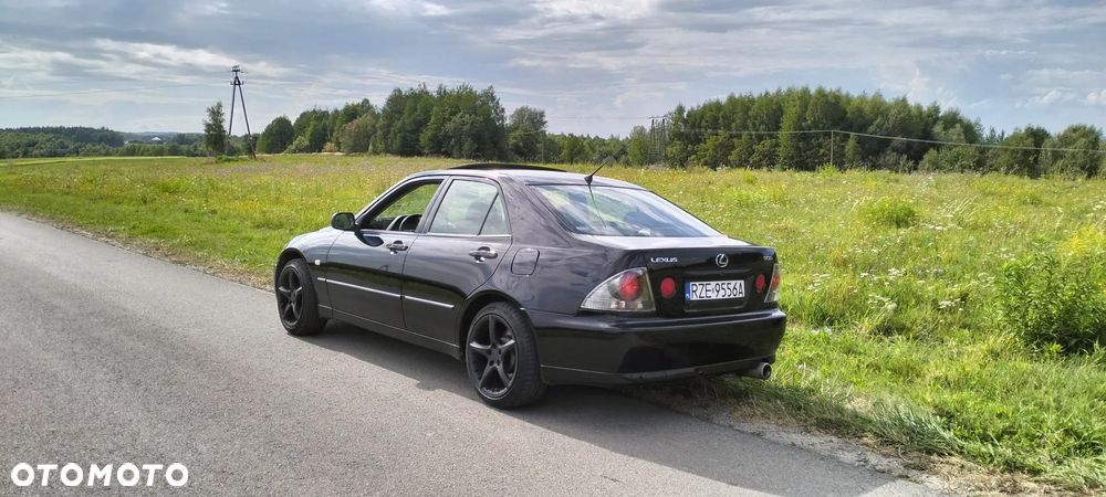Lexus IS 300 Prestige - 9