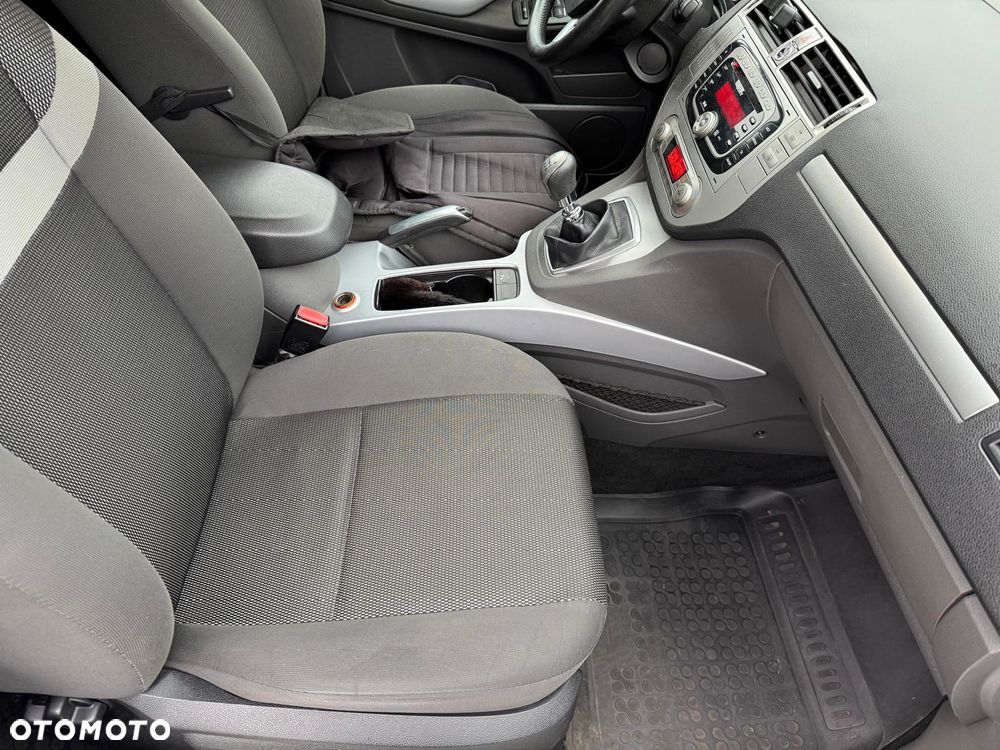 Ford Kuga 2.0 TDCi 2x4 Trend - 8