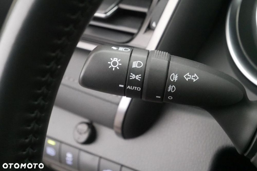 Toyota Camry 2.5 Hybrid Comfort CVT - 25